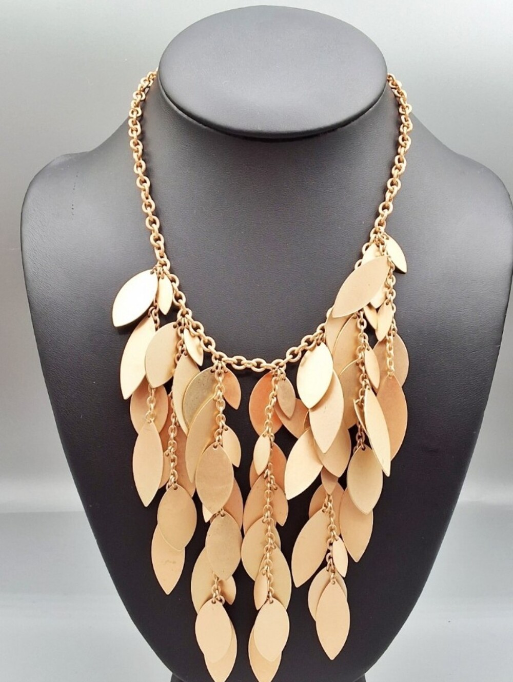 Vintage 80s Gold Tone Cascading Leaf Statement Bib Necklace Matte Leaf Fringe - Picture 4 of 6